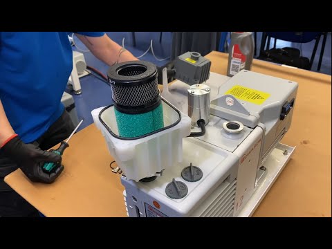 How to exchange the oil of the vacuum pump