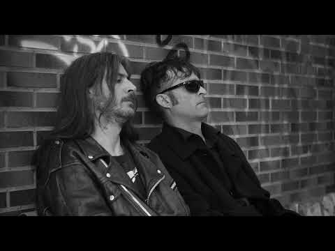 Ilegales - Agotados de esperar el fin (Videoclip Oficial)