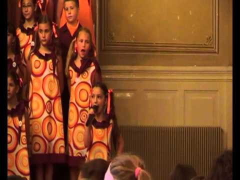 Dečiji hor ŠARENI VOKALI - Iva Golub (Naučnofantastični, koncert 2013)