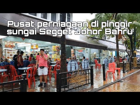Mercado de rua Jalan Wong Ah Fook e distrito comercial central Johor Bahru || Caminhe na chuva