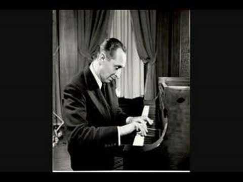 horowitz plays his "carmen" variations live - 1942