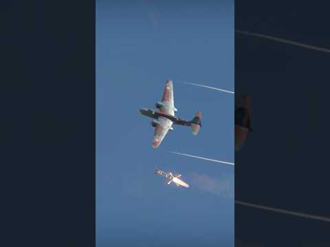 AIM-9 Missile Locks On — Enemy Jet Can’t Escape!