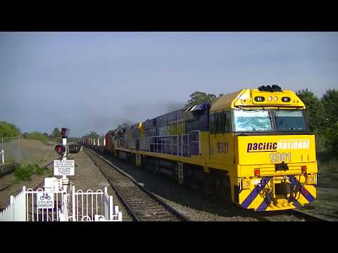 Australian Trains: Pacific National Container train to brisbane 28/9/12