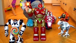 WowWee Робот-динозавр Mini RoboRaptor (W8195) - відео 3