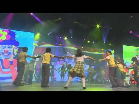 Priscilla Alcântara e Yudi Tamashiro - Carro céu / Tema da Novela Carrossel [Filewarez]