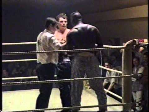 KICKBOXING  Stuart (AWESOME) Green UKCBA Vs Greg Mentor