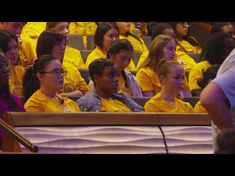 Dallas ISD welcomes 900 new teachers at orientation