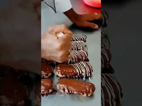 Ashok Chef Making Chocolate Eclairs #shorts #chocolateeclairs #chocolate #desserts #dessert
