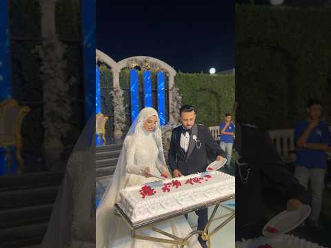 ركز علي العروسه 😳 اكبر تورته هتشوفها 🙄 #wedding #عريس #bride #اكسبلور #افراح #love #عروسه