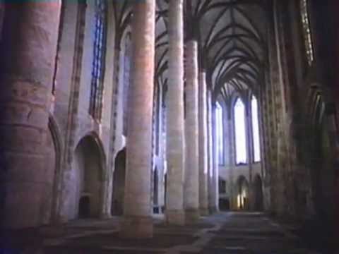 04 Le Temps des Cathédrales - La Cathédrale, La Ville, L'école - (G Duby) 1978
