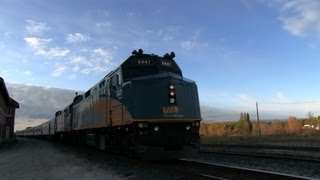 preview picture of video 'The Canadian at Hornepayne 2/2 (28SEP2012)'
