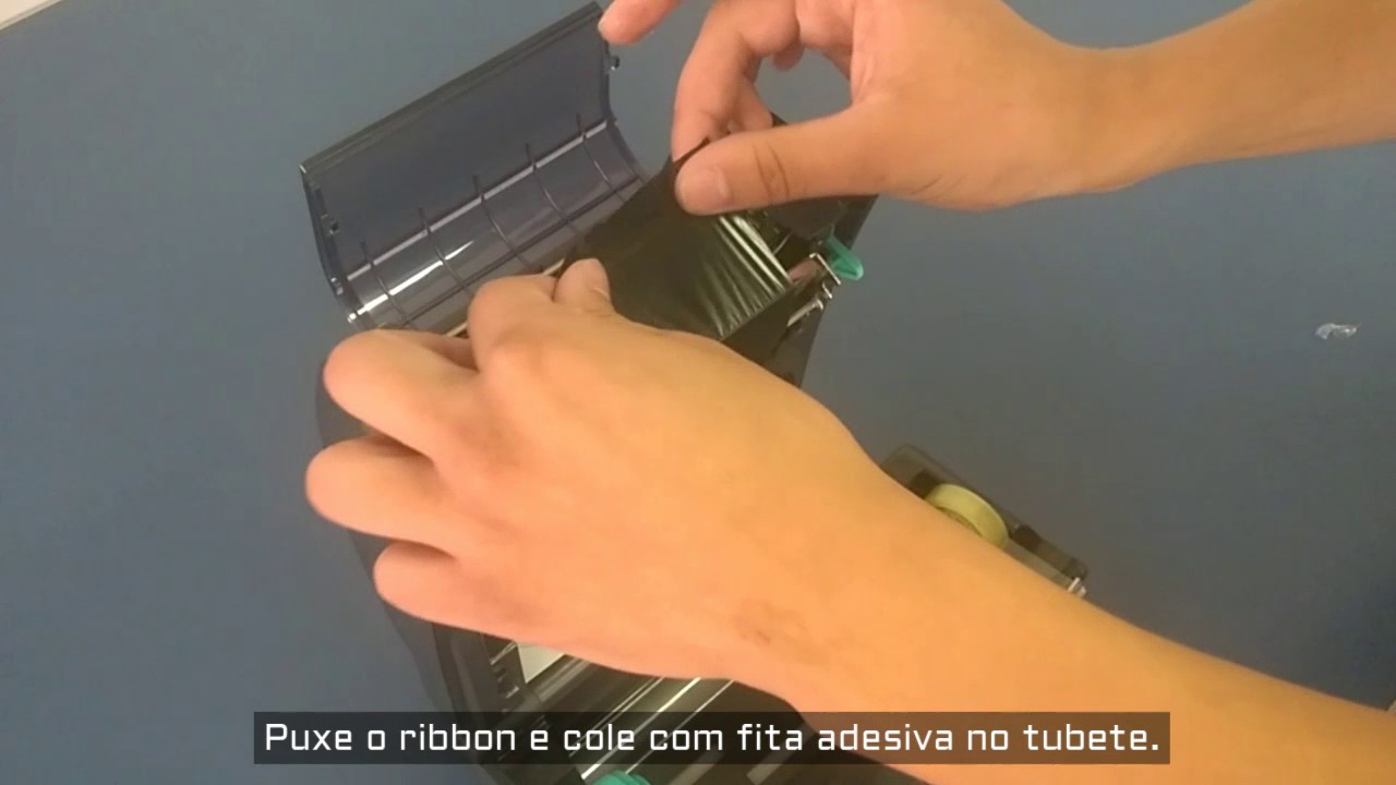 Instalando rolo de etiquetas
