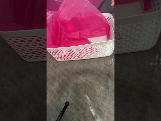 Vídeo relacionado con Cesta de regalo vacía, cesta para regalos, cesta de regalo con tarjeta de felicitación y lazo, cesta de regalo vacía para baby shower, cumpleaños, bodas, Pascua, Acción de Gracias, Navidad (caqui)