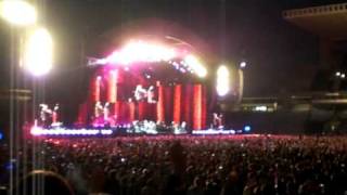 Bon Jovi - CAN&#39;T HELP FALLIN&#39; IN LOVE WITH YOU - (Elvis Cover ) and BED OF ROSES Barcelona 2008