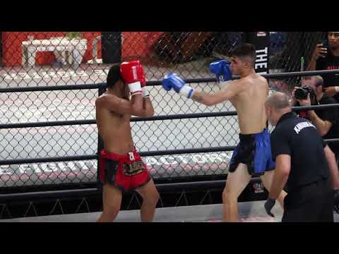 Tito Fera vs Carlos Eduardo - Round 1 TFF Muay Thai Stadium - GP Collision
