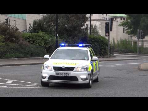 Hampshire Police - Skoda Octavia VRS Targeted Patrol Team Area Car On An Emergency Call