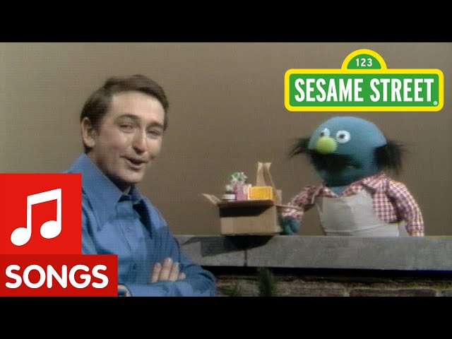 ‘Sesame Street’ star Bob McGrath dies at 90