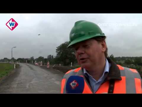Huizen verzakt op dijk in Ammerstol