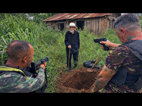 We invaded the haunted house and caught an old man in a bizarre act - Pinguimld