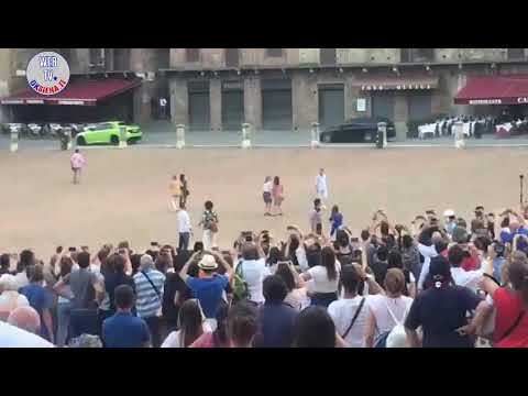 Le riprese del film di Netflix a Siena