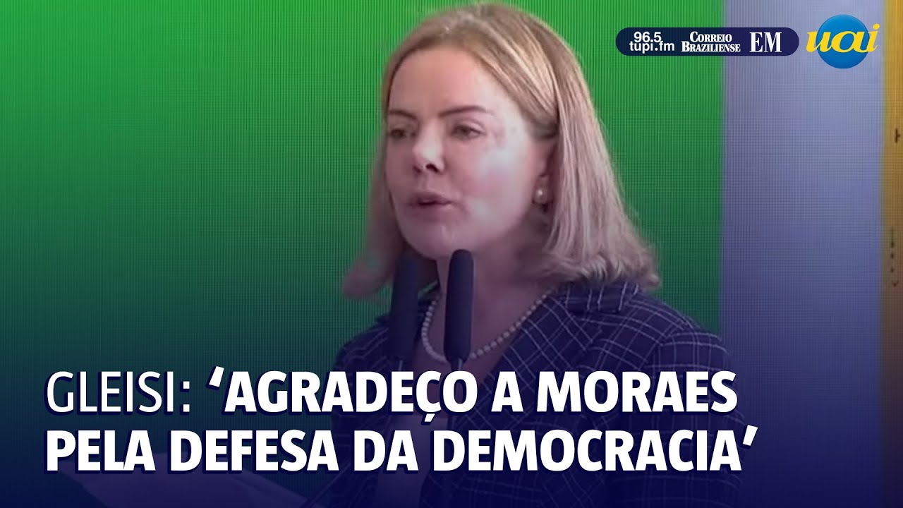 Gleisi Hoffmann toma posse e elogia Alexandre de Moraes