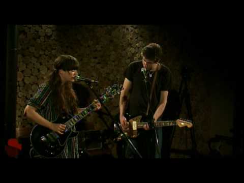Julie Doiron "By The Lake" - www.streamingcafe.net