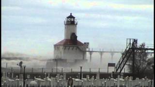 preview picture of video 'Winds and surf caused by Hurricane Sandy pound the Michigan City, IN. Lighthouse'