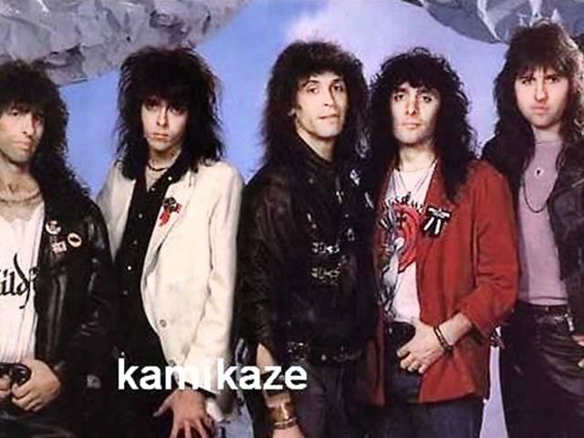 Vídeo relacionado con Arte clásico de fantasía de los años 80 Heavy Metal Rock n Roll Camiseta