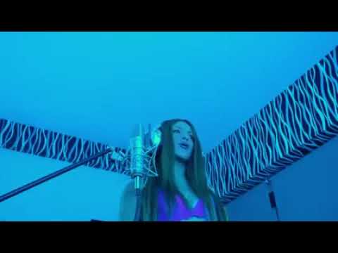 Cambiaste un rolex por un casio. Shakira & Bizarrap, (Video/lyrics)