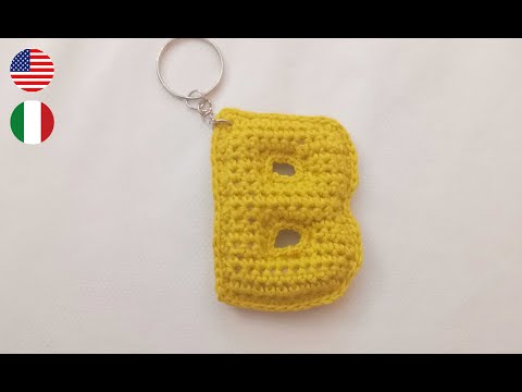 Gehäkelter Schlüsselanhänger mit dem Buchstaben B