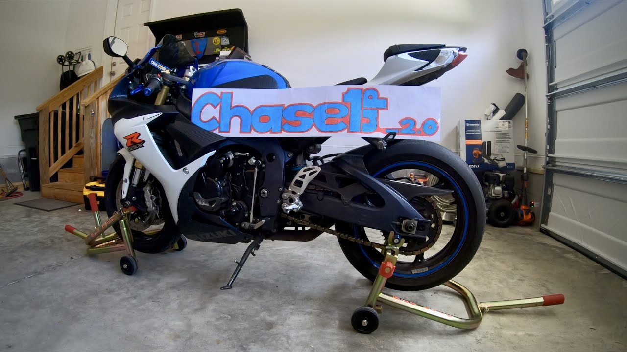 HOW TO CHANGE SPARK PLUGS IN A 2012 SUZUKI GSX-R 750! 👨🏻‍🔧