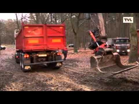 Afbraak van bivak Het Lijsternest in Opoeteren op29 november 2009