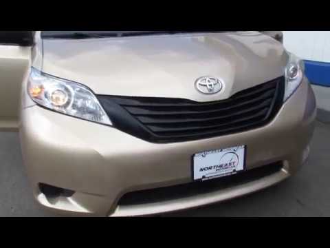 2013 Toyota Sienna AS207