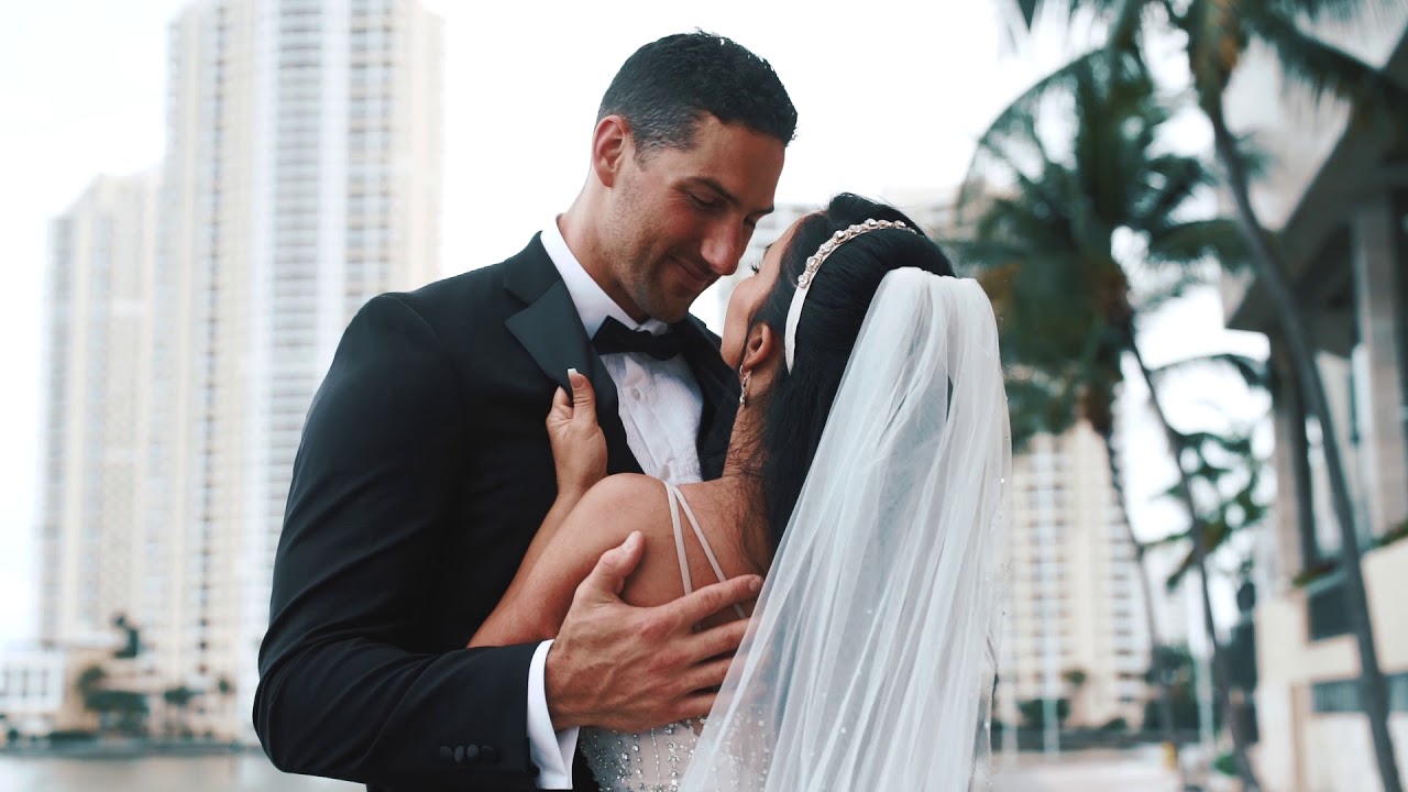 Intimate yacht wedding with underwater footage in Miami