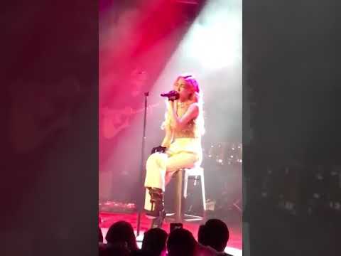 [LIVE] Run Away 'Tiffany Young'  `Lips On Lips TOR 'showcase tour' in Toronto`