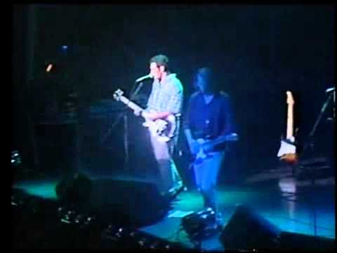 Keanu Reeves and Dogstar live!  Japan 1995  - Cool studio song "Round C" (Tried to say so)
