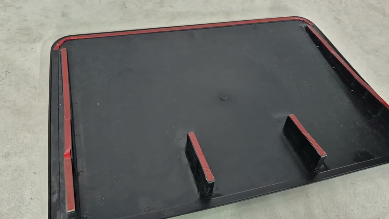 Імітація люка на дах (чорний глянець, ABS-пластик) Video 1