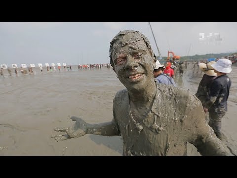 Японский шоу-бизнес и соревнования в бассейне из грязи. Япония. Мир наизнанку - 14 серия, 9 сезон