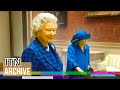 "Look, mummy, there's you!" - The Royal Family Decorate the Buckingham Palace Christmas Tree (1998)