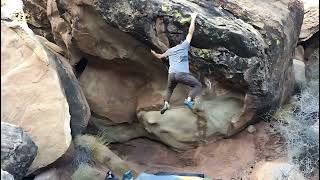 Video thumbnail of The Worm, V4. Bear Valley