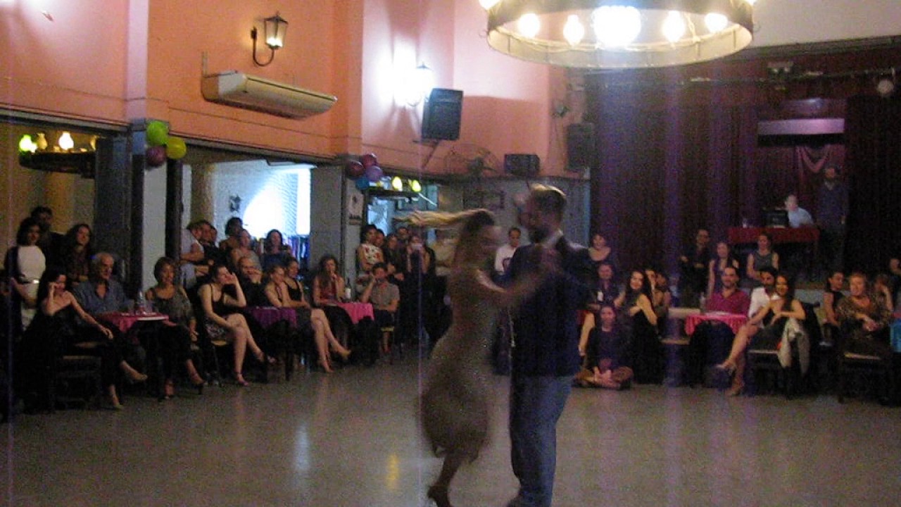 MARTINA WALDMAN y JOSE FERNÁNDEZ en Viva La Pepa Milonga (3/4)