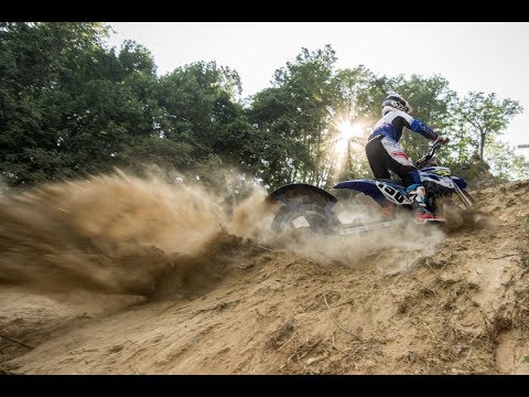 Gregg Duffy rides a nitro Yamaha R1 at Poags Hole!!