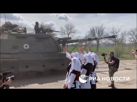 Column of Russian heavy artillery in Lugansk People's Republic