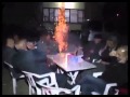 Mira a estos abuelos jugando con fuegos artificiales