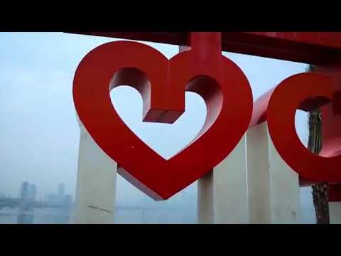 Aasman mein jaise badal ho rahe hain Ham dheere dheere vaise pagal ho rahe hain