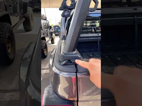 Tonneau Cover On Jeep Gladiator Roll N Lock W/ Yakima Overhaul Bed Rack