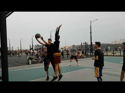 БЛАГОВЕЩЕНСК.НАБЕРЕЖНАЯ АМУРА. УГРОЗА ПАВОДКА МИНОВАЛА. ЖИЗНЬ ПРОДОЛЖАЕТСЯ