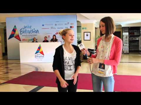 ESCKAZ live in Malta: Meeting Julia Kedhammar (Sweden) in hotel