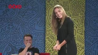 HONZA NEDVĚD Z BEK OFIS A ČESKÁ MISS ANDREA BEZDĚKOVÁ HRAJÍ PANTOMIMU HONZA NEDVĚD Z BEK OFIS A ČESKÁ MISS ANDREA BEZDĚKOVÁ HRAJÍ PANTOMIMU