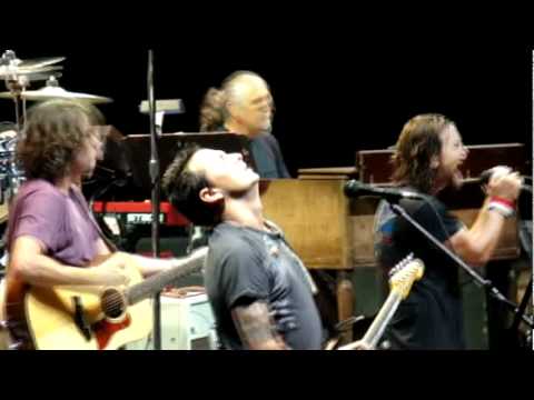 27  Pearl Jam   Yellow Ledbetter London 2009